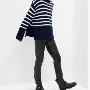 GAP Navy and White Striped Men's Sweater